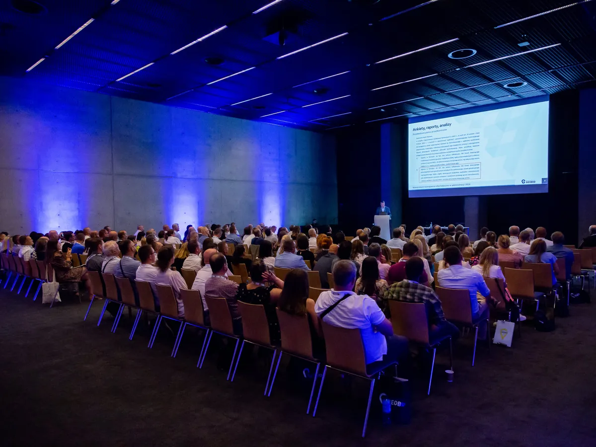 Konferencja GEOBID 2024 w Międzynarodowym Centrum Kongresowym w Katowicach — widok sali z uczestnikami